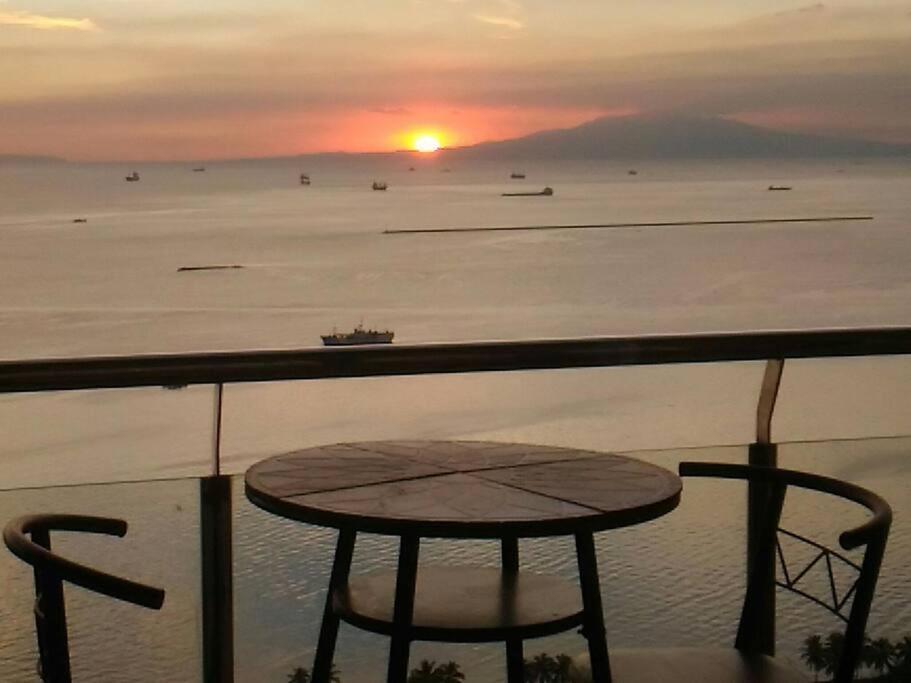 Amazing Views From The 37Th In Manila Bay Apartment Exterior photo